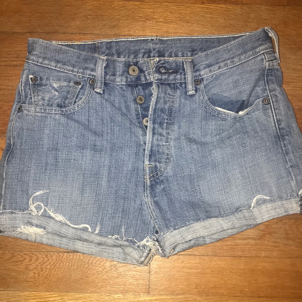 Levi’s light wash jean shorts